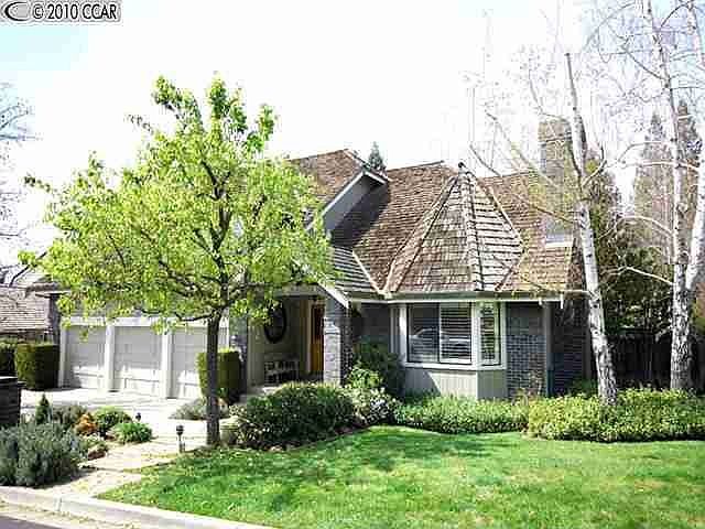 1st image of 25 Wild Oak Ct