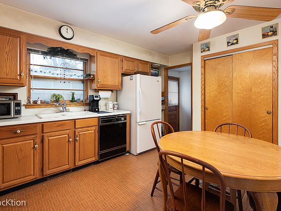 3rd image of 4812 Wallbank Ave