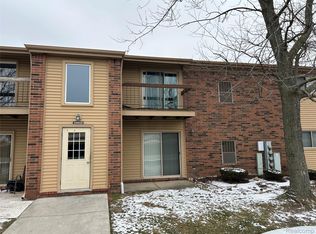 34650 Clarkson Dr W APT 43, Fraser, MI 48026