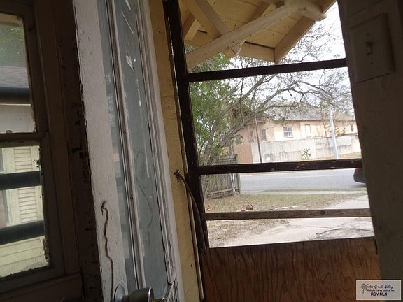 2nd image of 34 E Saint Charles St