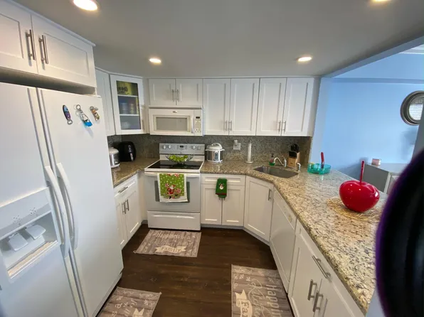 900 SW 104th Ct APT B306, Miami, FL 33174