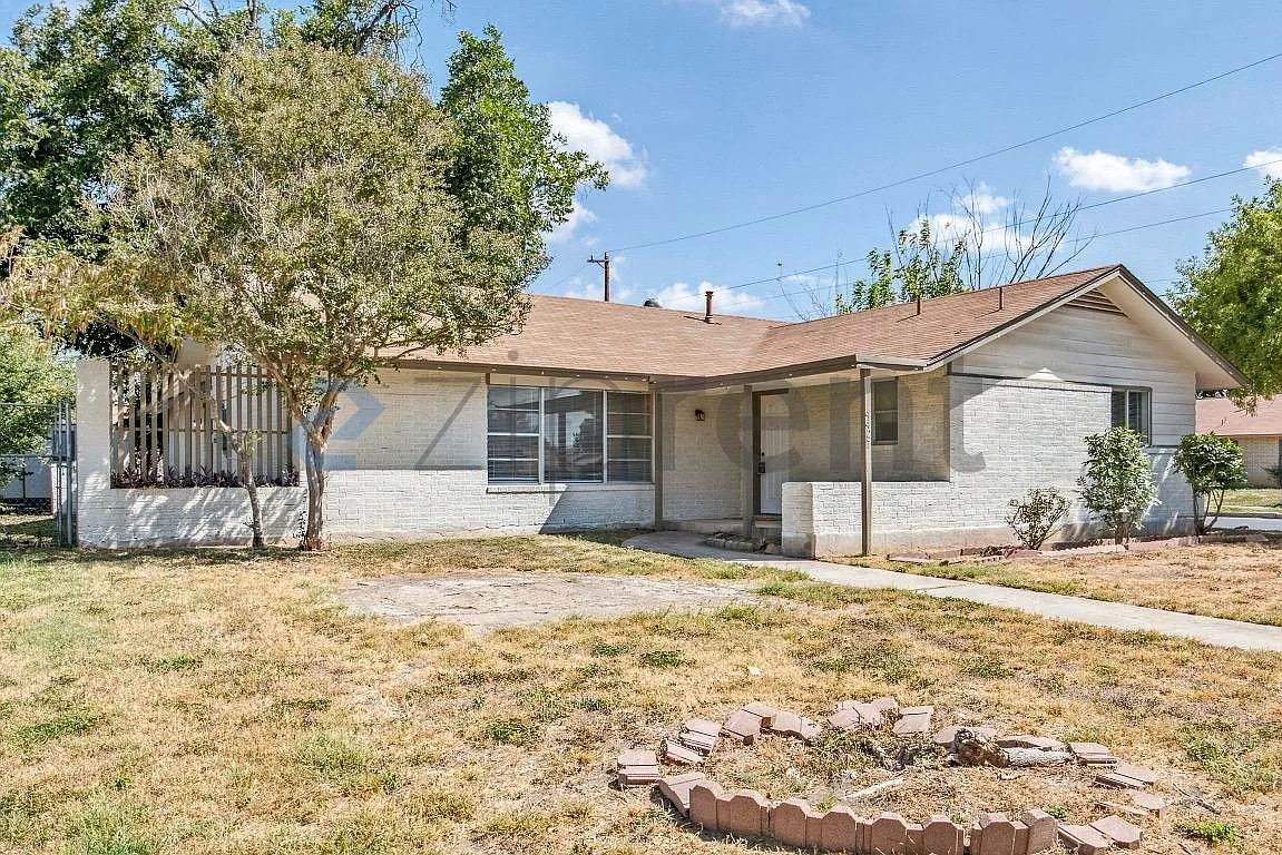 3 bed, 1546 sqft, $1,985 — Photo 1