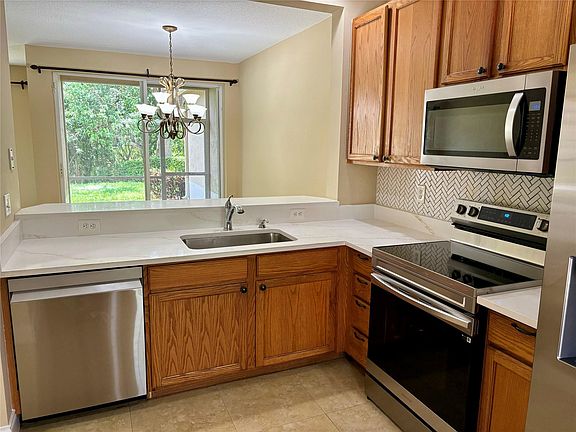 3rd image of 6368 Park Lake Circle #6368