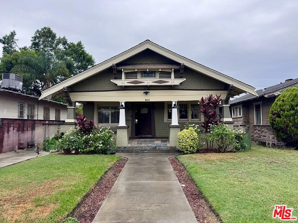 3 bed, 2.0 bath, 1504 sqft, $3,750 — Photo 2