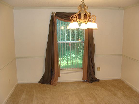 2nd image of 6811 Idlewild Brook Ln