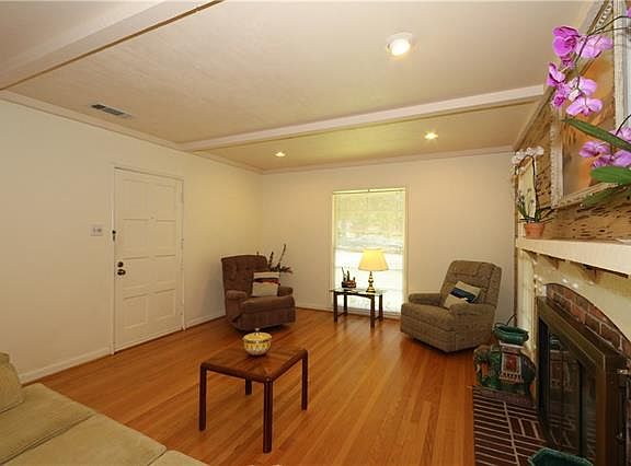 4th image of 1911 Marydale Dr