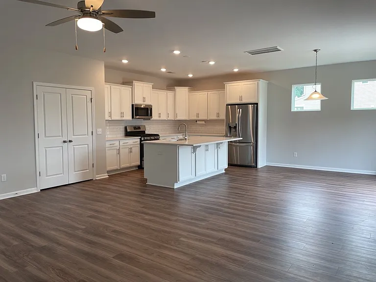 2903 Siebold Dr — Photo 12