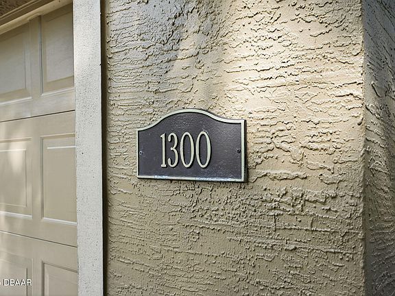 3rd image of 1300 Hansberry Ln