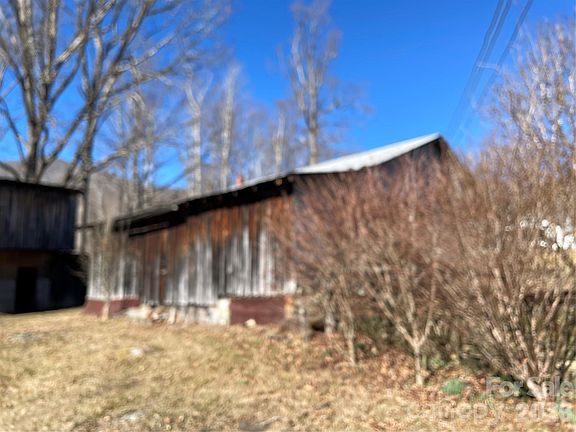 3rd image of 29 Cook Town Rd