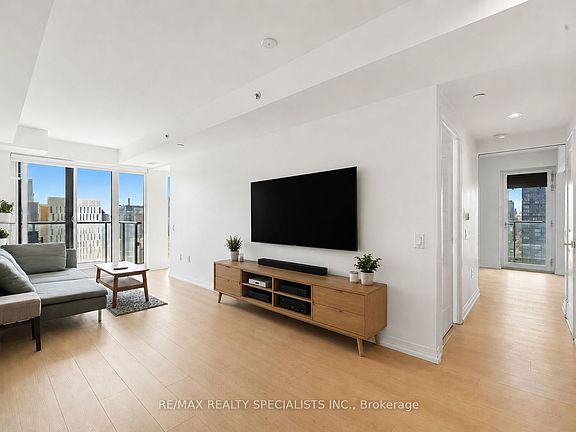 5th image of 251 Jarvis St #3210