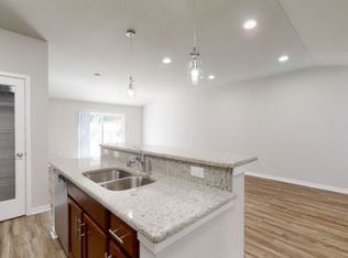 738 Cedar Bluffs Way APT 43, Slinger, WI 53086