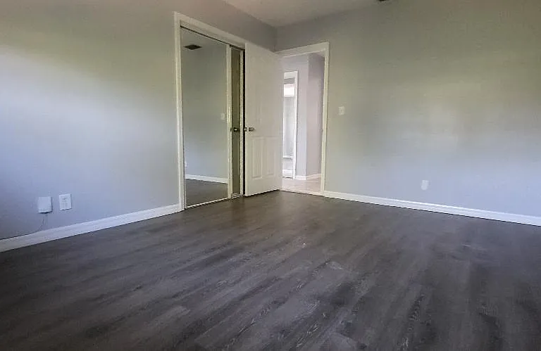 5240 NE 14th Way — Photo 11
