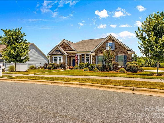 2nd image of 222 Hunters Hill Dr #9