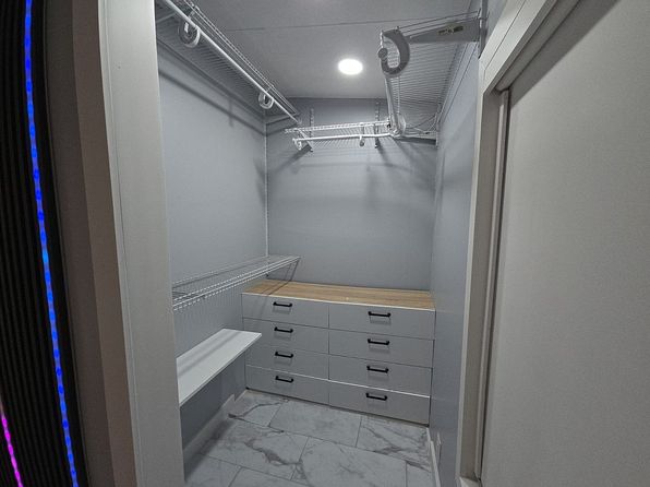 miami-florida-2057620878 picture