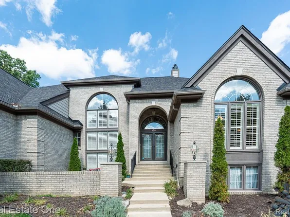 670 Cherry Tree Ln, Rochester Hills, MI 48306