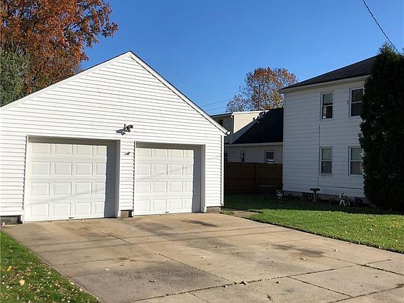 4th image of 737 Sackett Ave