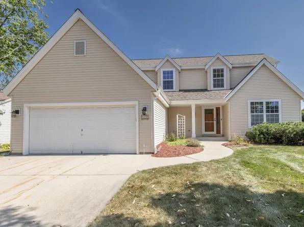 1817 Penhurst WAY, Waukesha, WI 53186