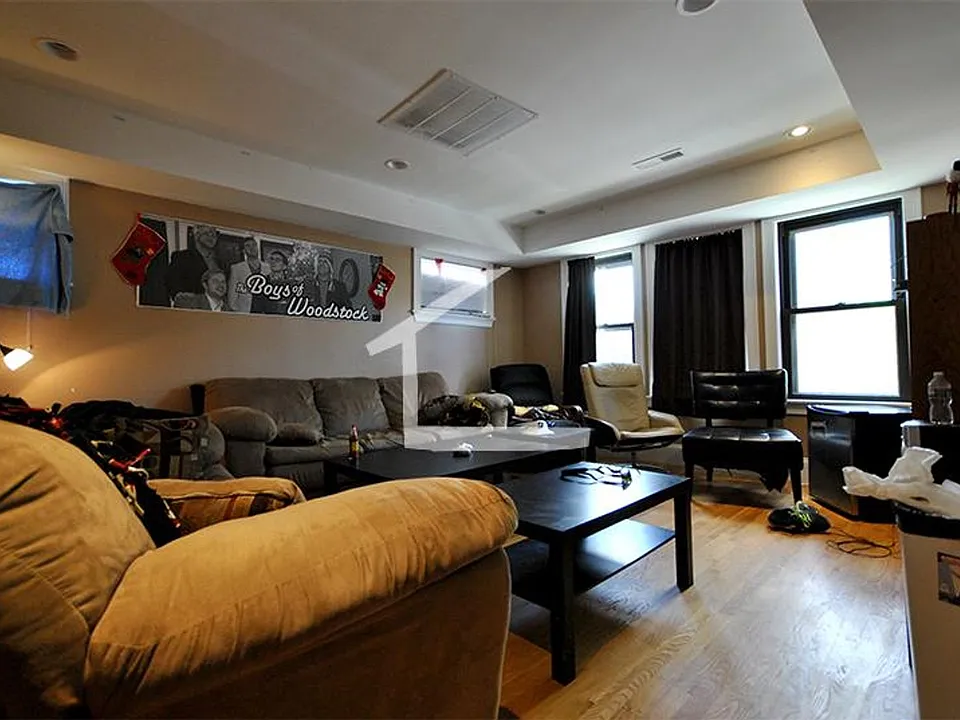 31 Woodstock Ave #1