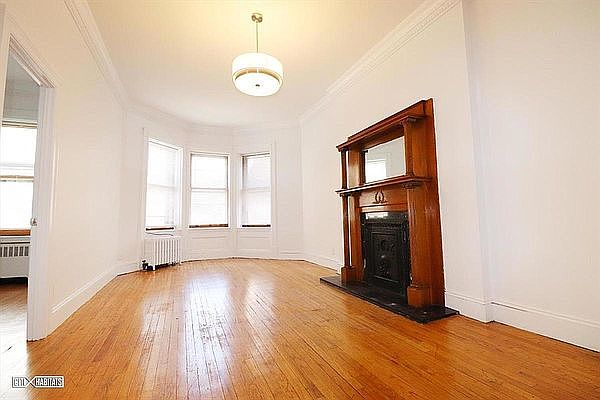1st image of 318 W 104th St APT 4
