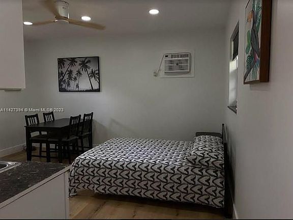 5th image of 2410 Thomas St #3C