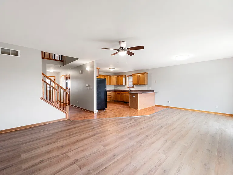1477 Stonefield Dr — Photo 11