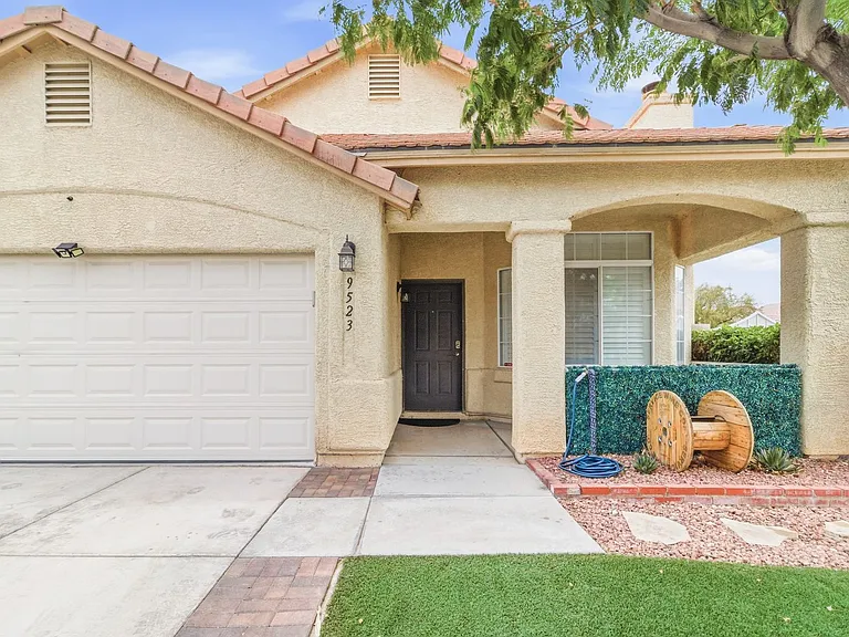9523 Observer St — Photo 6