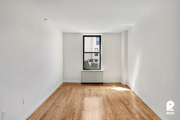 Rented by REZI | media 29