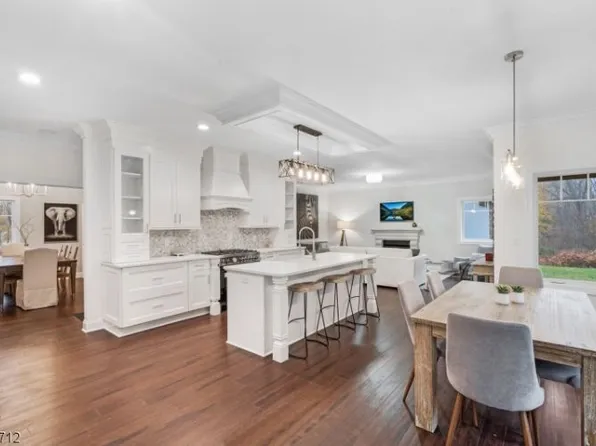 74 Roxiticus Rd, Far Hills, NJ 07931