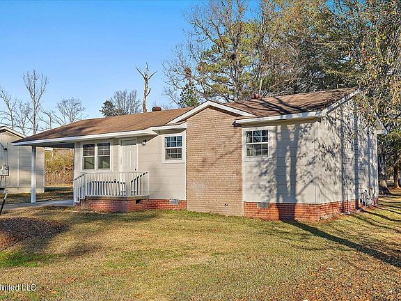2nd image of 1210 Saint Augustine Dr
