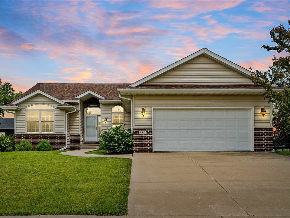 955 Fox Valley Dr, North Liberty, IA 52317 | Zillow