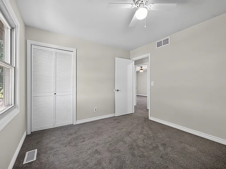 6611 Textile Rd — Photo 47