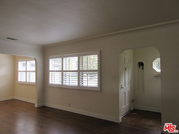 5th image of 815 E Valencia Ave