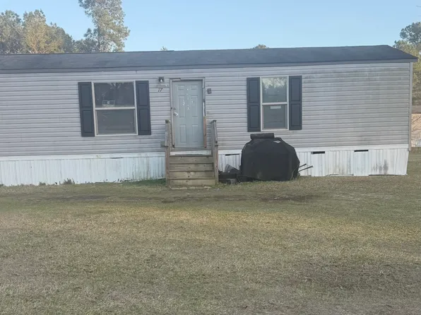26 Judy St #94, Andrews, SC 29510