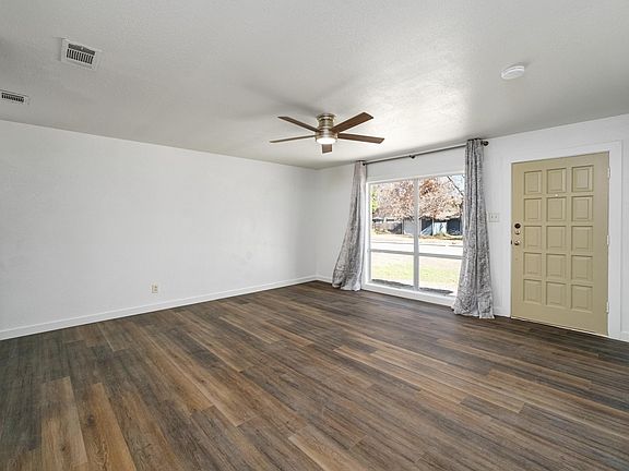 5th image of 501 Sacramento Dr