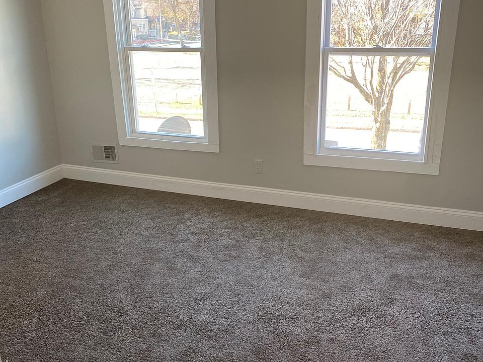 2nd image of 382 Genesee St #1