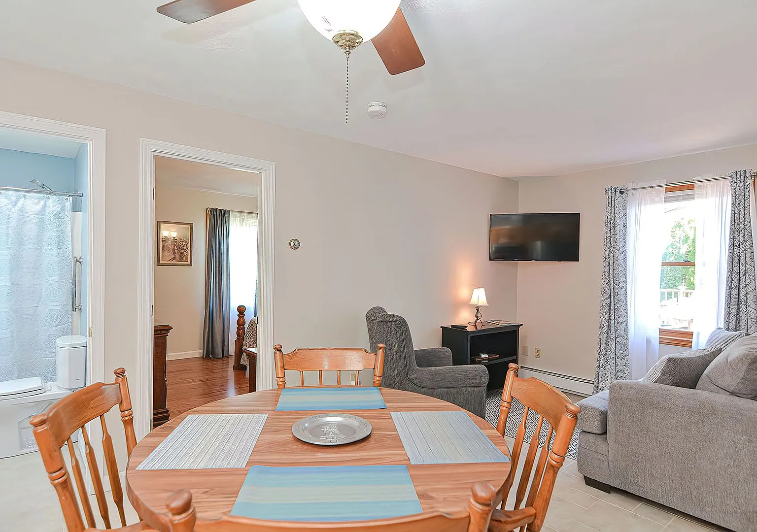 Winter rental: Dot's Place- (Utilities Included) — Photo 4