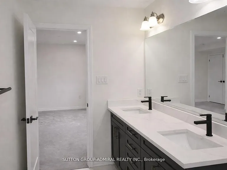 65 Barkerville Dr — Photo 32