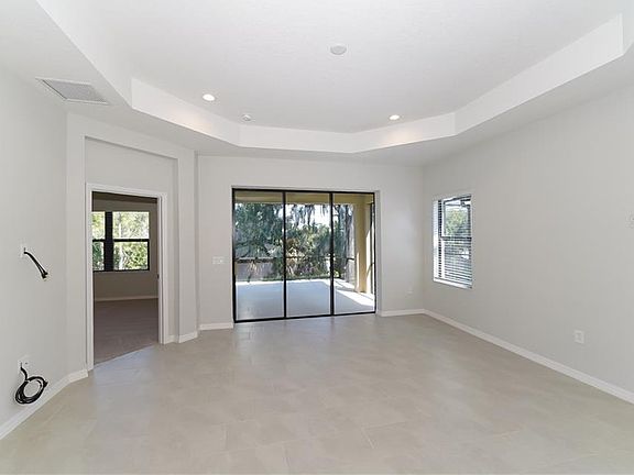 5th image of 255 Carlino Dr