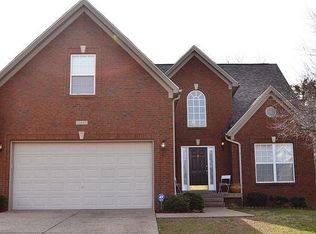 10600 Providence Dr, Louisville, KY 40291