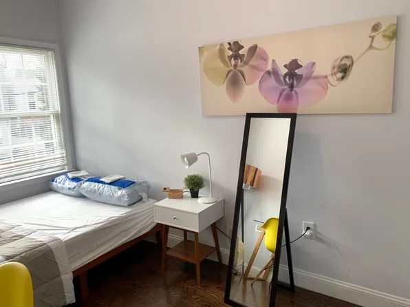 266 Hutton Street image 2 of 11