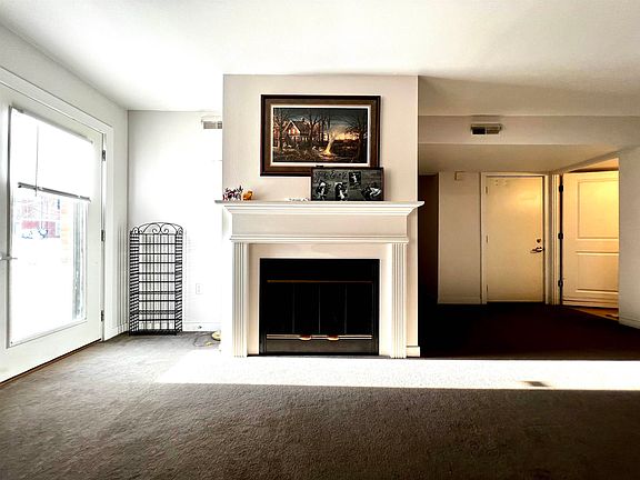 3rd image of 165 E Railroad St #104