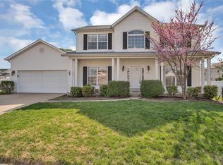 3279 Silvertrail Dr, Saint Charles, MO 63301