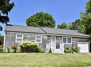17 Elmview Ave, Dartmouth, MA 02747