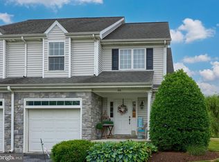 616 Courthouse Cir, Lititz, PA 17543