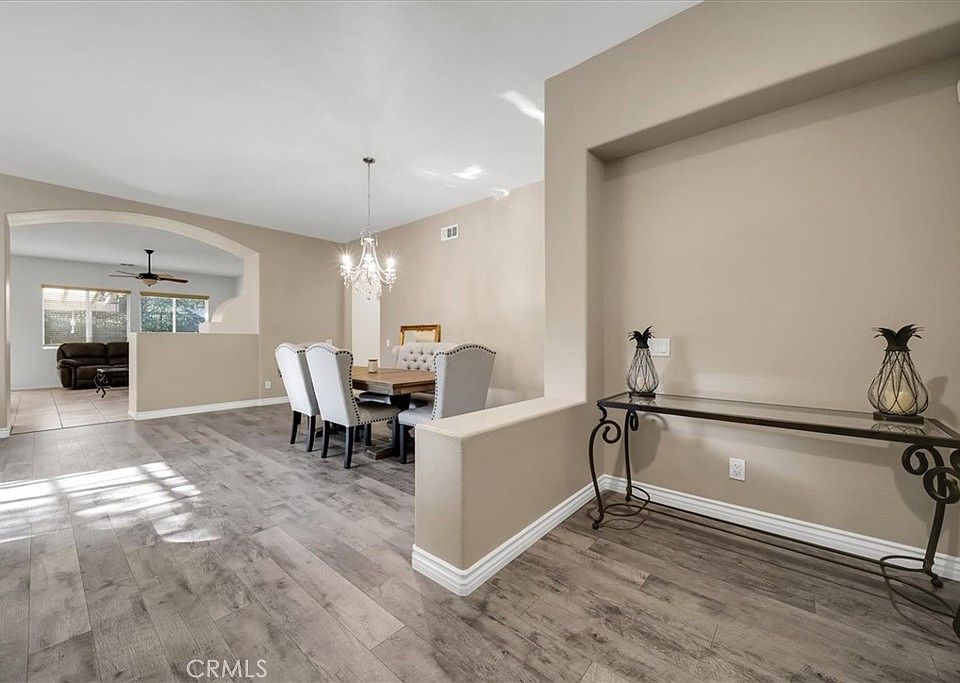 1st image of 31867 Birchwood Dr