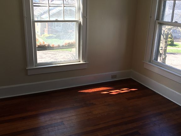 5th image of 801 Mary Etta St