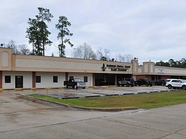 180 Gloria Dr, Moss Bluff, LA 70611