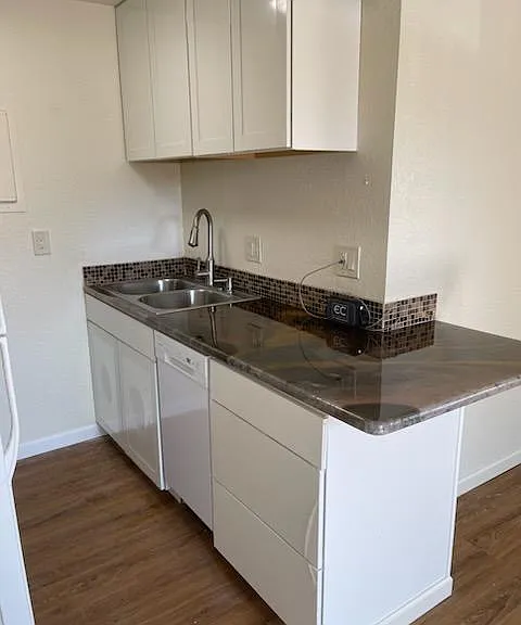 1402 W 2nd Ave #C — Photo 6