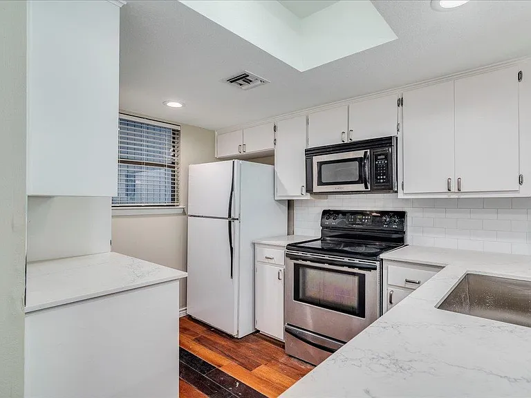1411 Norwalk Ln #207 — Photo 2