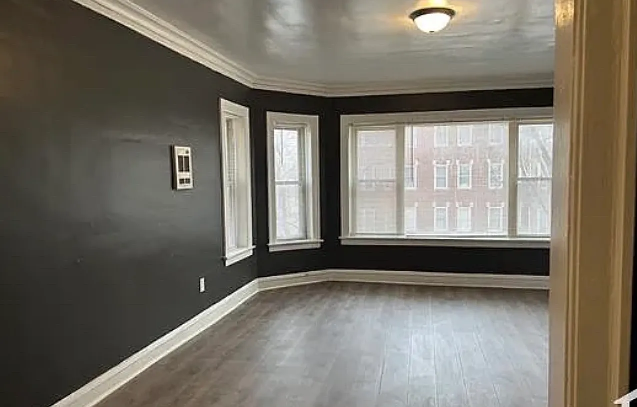 3 bed, 1300 sqft, $1,925 — Photo 1